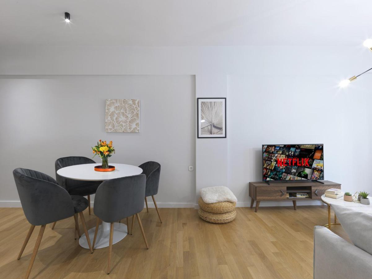 Fresh, New & Ready For You! Rnvtd Apt In Koukaki! Athen Eksteriør bilde